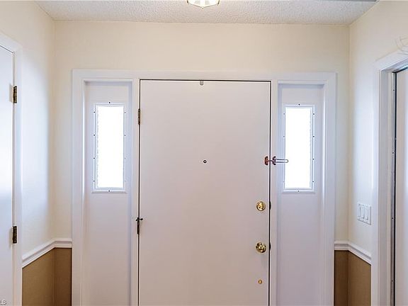 3rd image of 1246 Hazeltine Dr