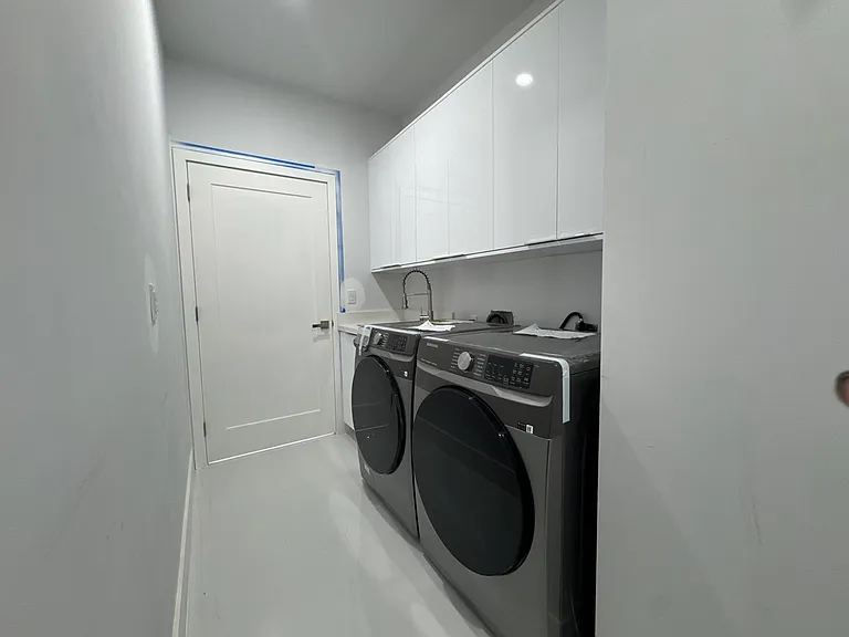 1882 Coral Point Dr — Photo 35