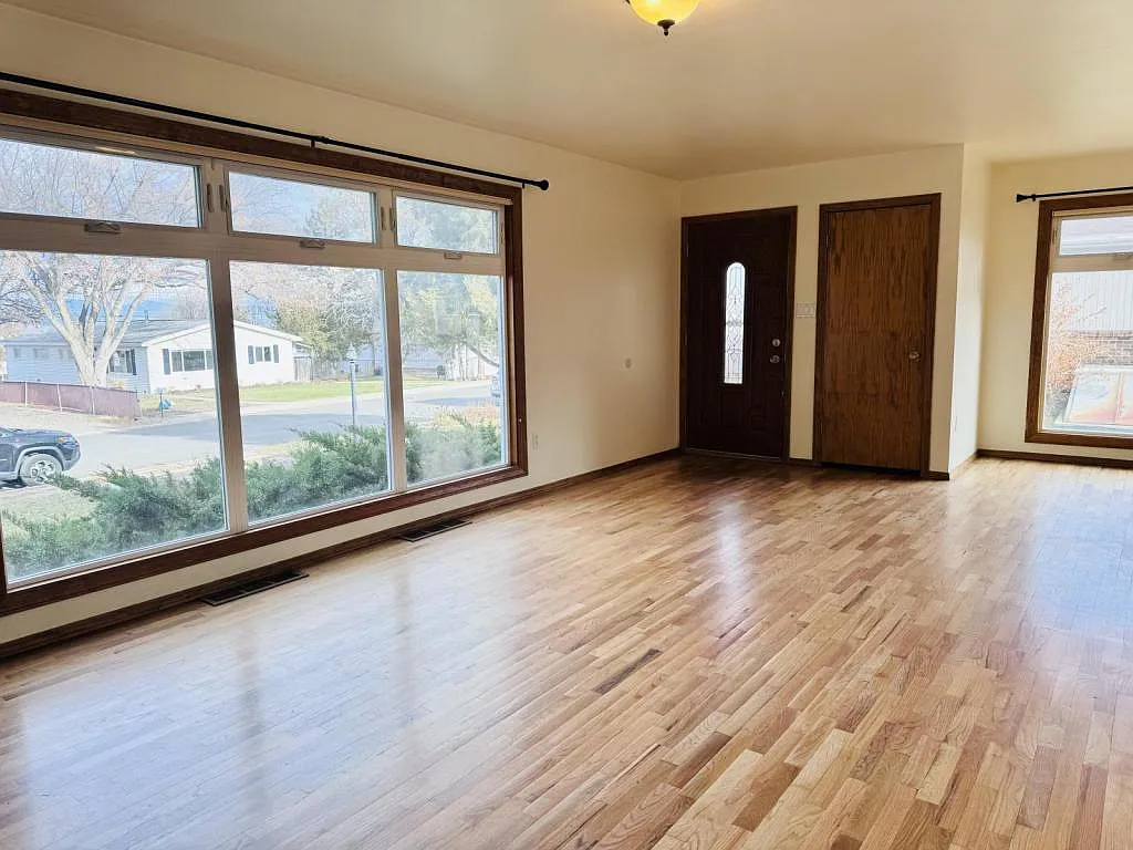 1513 Wilder Ave — Photo 4