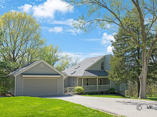 8 Northridge Ln, Galena, IL 61036