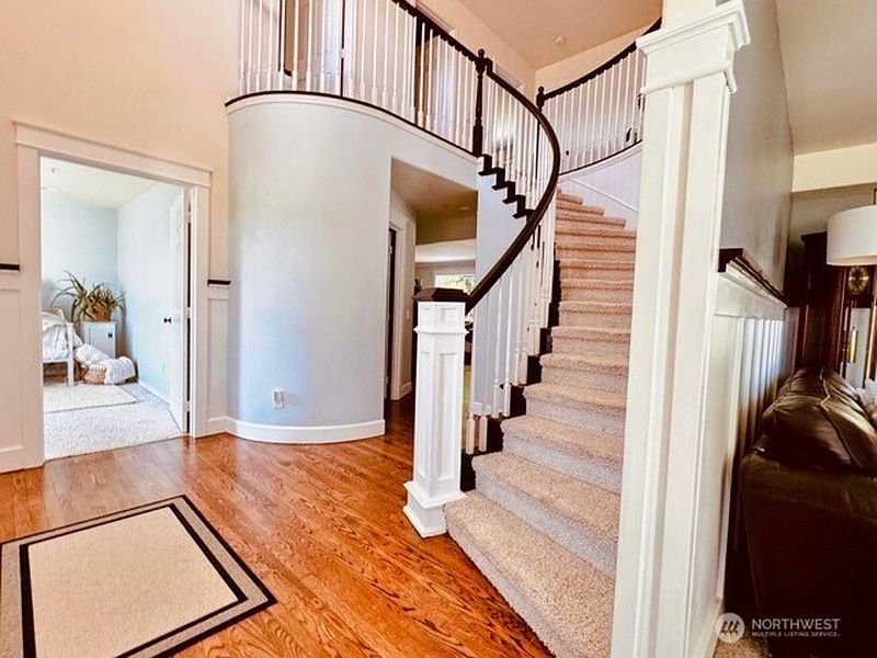 4th image of 2453 Grand Avenue