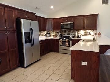3rd image of 506 Saint Andrews Dr