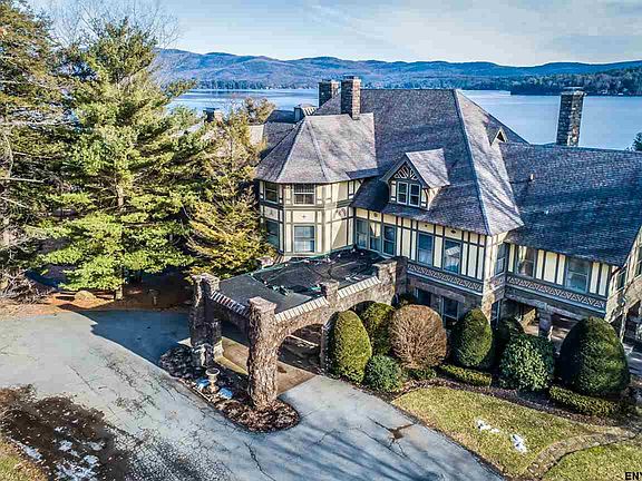 5th image of 3232 Lake Shore Dr