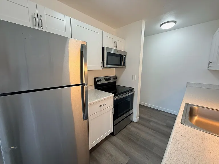 39th Ave Flats — Photo 37