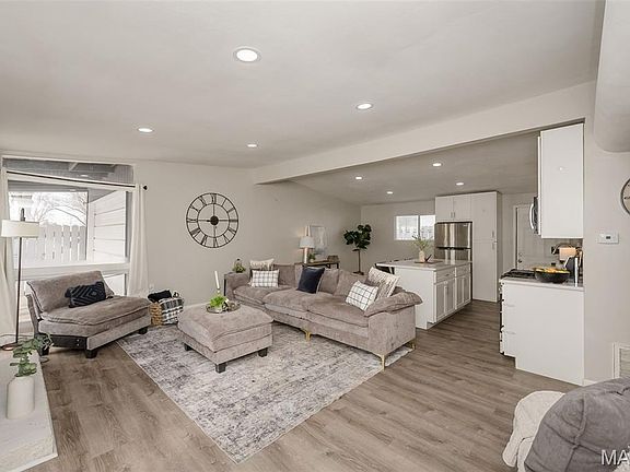 4th image of 7210 Berkridge Dr