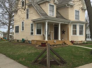 1111 Oak St, Hamilton, IL 62341