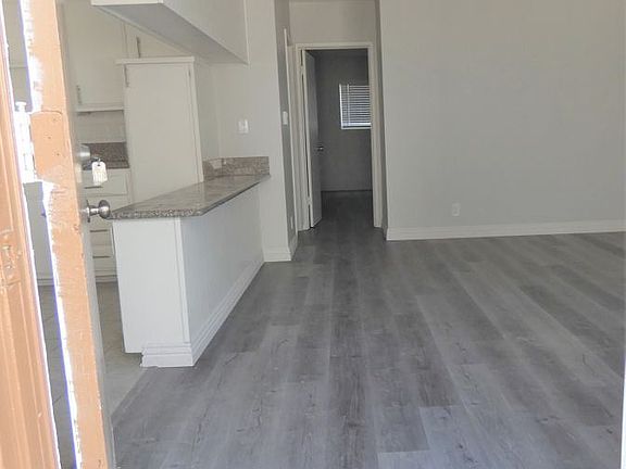 4th image of 985 N Park Cir APT 8