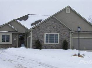 9050 S Cordgrass Cir E, Franklin, WI 53132