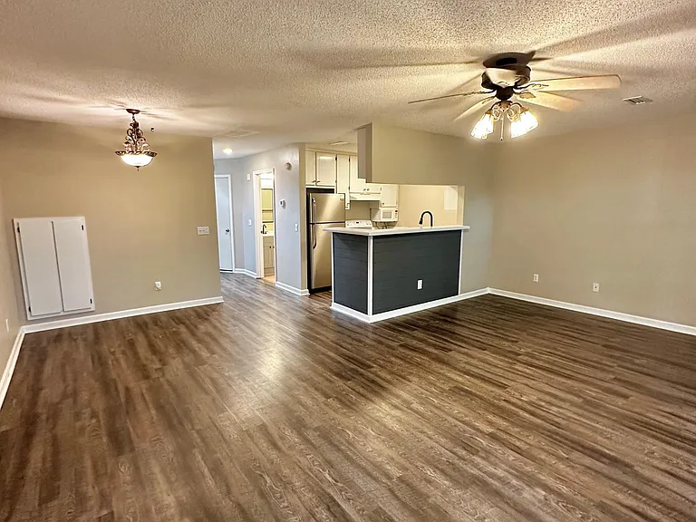 128 Commons Dr — Photo 9