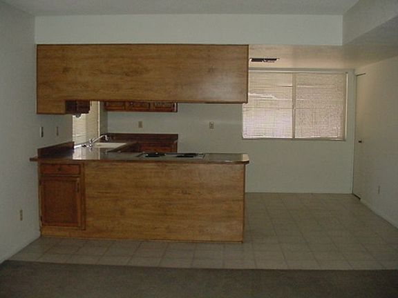 Kitchen & Dining Area