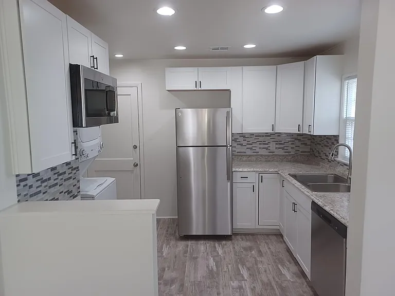524 S Liberty Ave — Photo 3