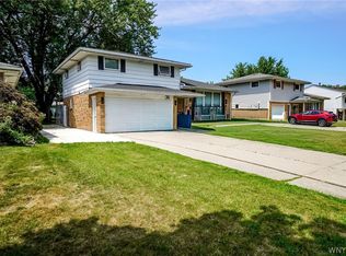 36 Cree Ton Dr, Amherst, NY 14228
