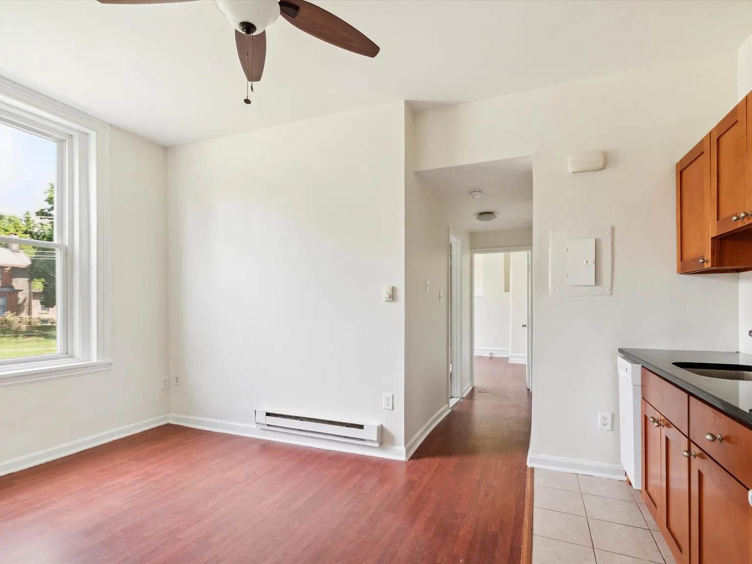 232 E Wister St — Photo 4