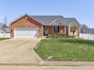 910 Murphys Way, Farmington, MO 63640
