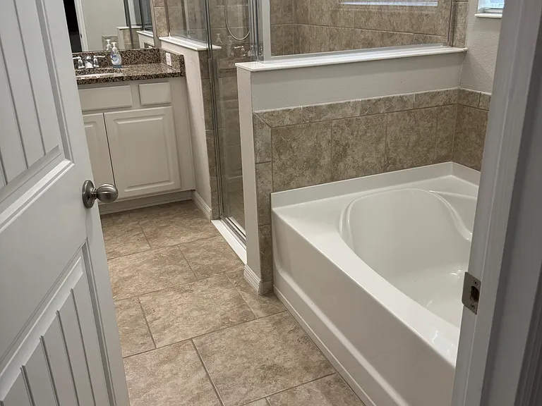 5629 SW 50th Ter #3 — Photo 2