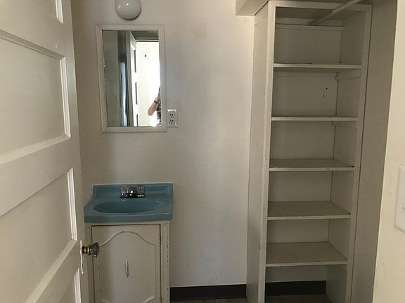 5th image of 420 Hazelton St