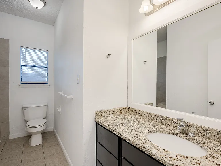 5304 Indio Cv #B — Photo 2