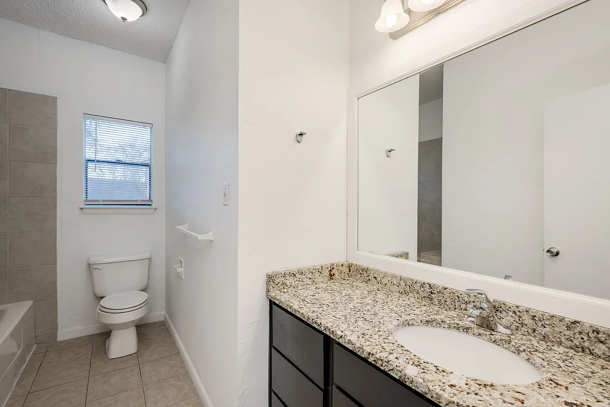 Building Photo - 5304 Indio Cv #B