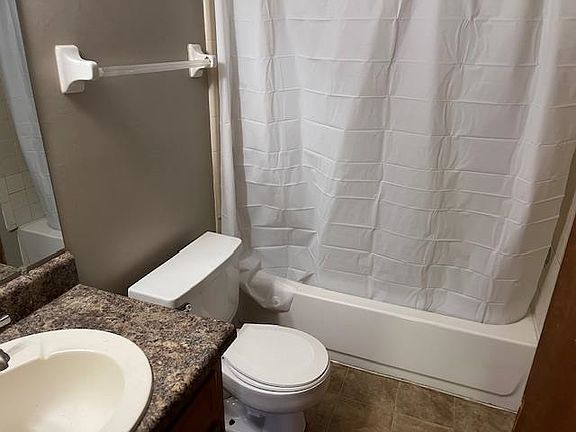 4th image of 301 Dixie Dr #F