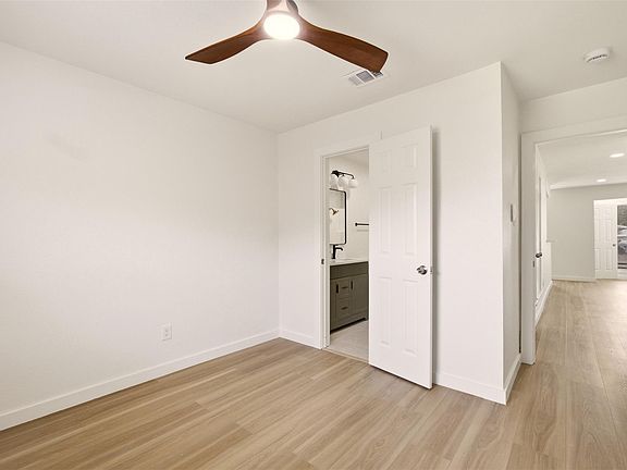 5th image of 908 Isbell Rd APT D