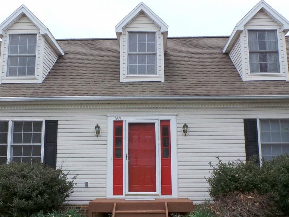 1st image of 203 Cedar Hill Dr