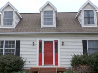203 Cedar Hill Dr, Blacksburg, VA 24060