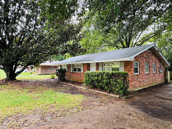 4th image of 1106 Lombard Dr
