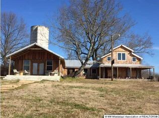 1436 Nesbit Rd, Nesbit, MS 38651