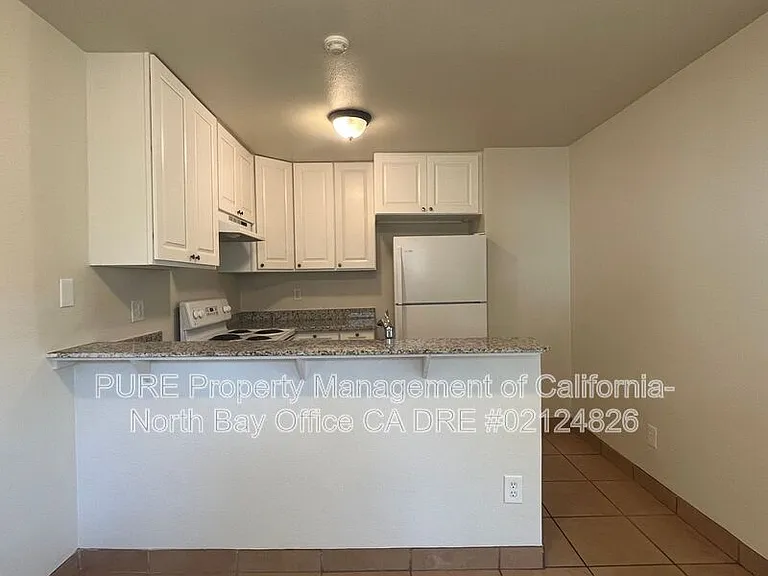 2555H W Steele Ln — Photo 7