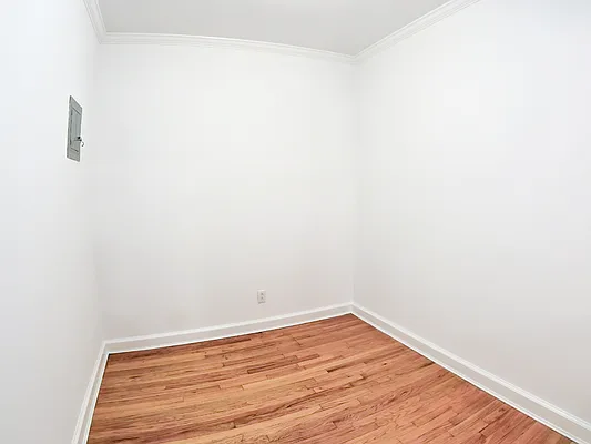 Rented by Urban Real Estate Inc | media 8