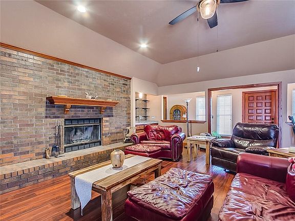 3rd image of 5801 Stewart Dr