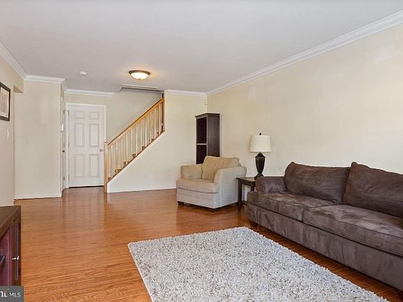 4th image of 5603 Essex Ln