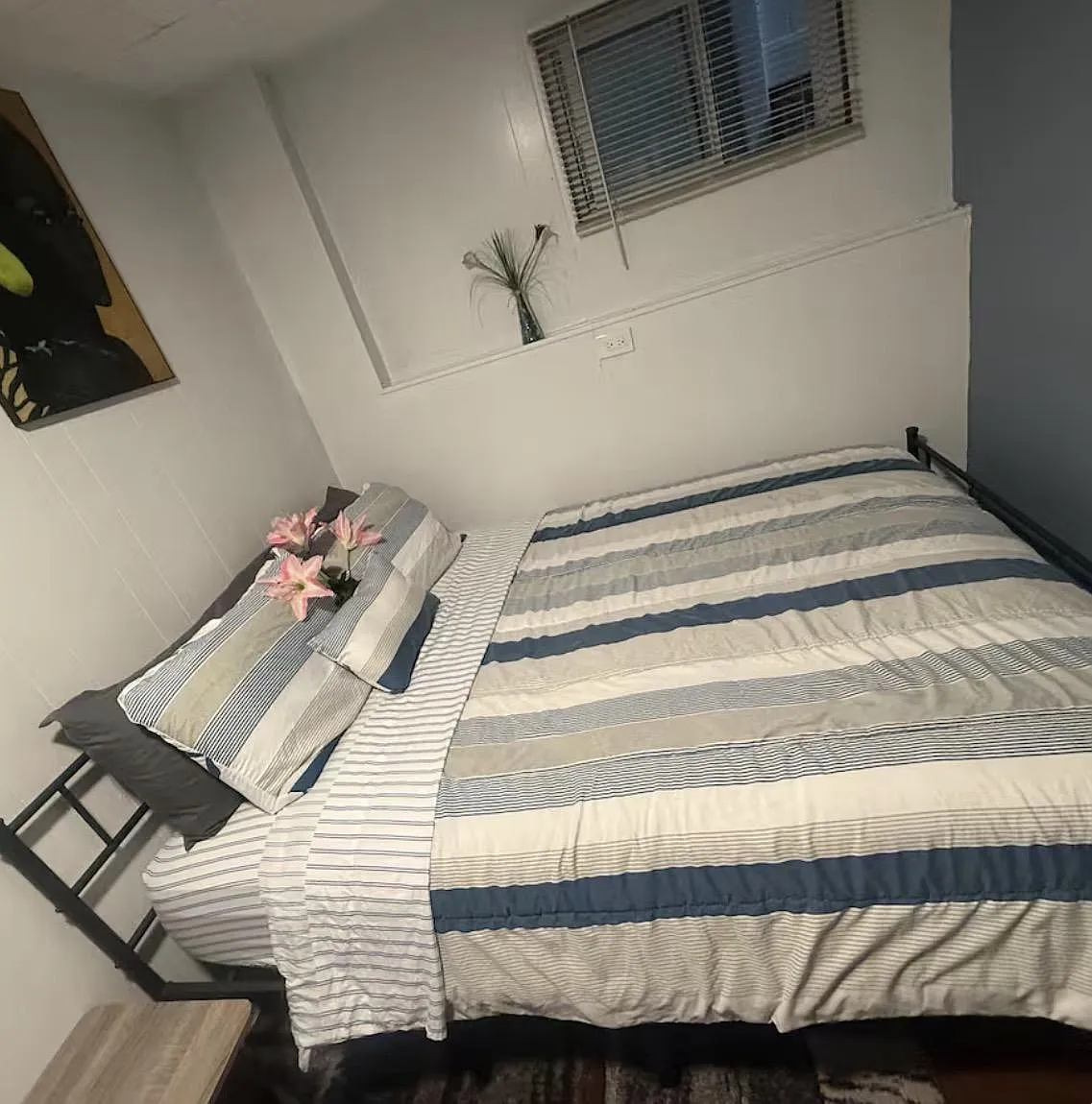 2 bed, 1.0 bath, 2500 sqft, $1,819 — Photo 1