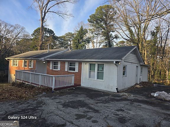 3rd image of 6270 Rockbridge Rd