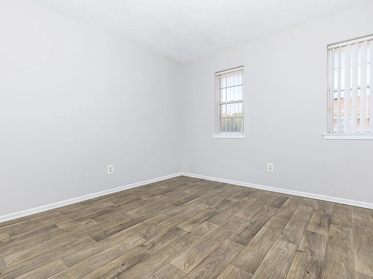 Marine Park Apartments — Photo 65