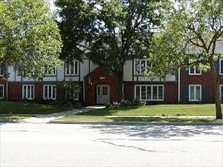 2nd image of 1108 Iroquois Ave