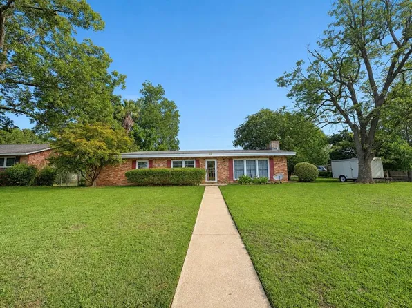 2408 Whispering Pines Cir, Albany, GA 31707