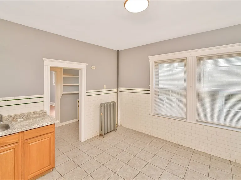 146 Homestead St #- — Photo 7