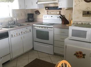 311 NE Tropicalia Ln, Jensen Beach, FL 34957