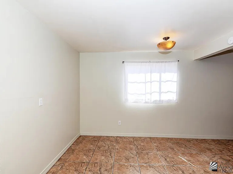 2743 S Mesa Ave — Photo 8