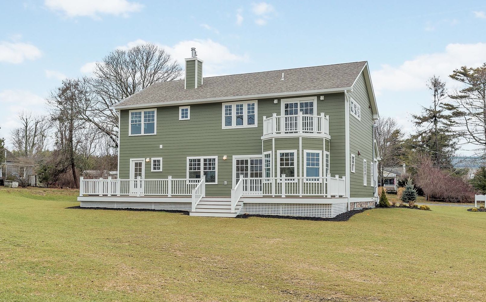 10 Maple Ave, East Moriches, NY 11940 Out East