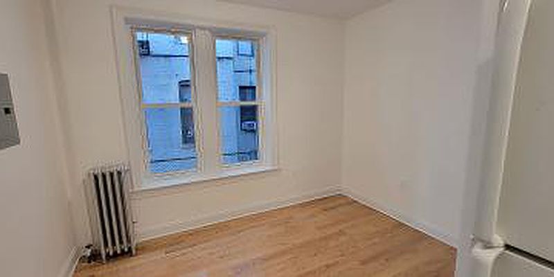 2nd image of 127 E 54th St #2B