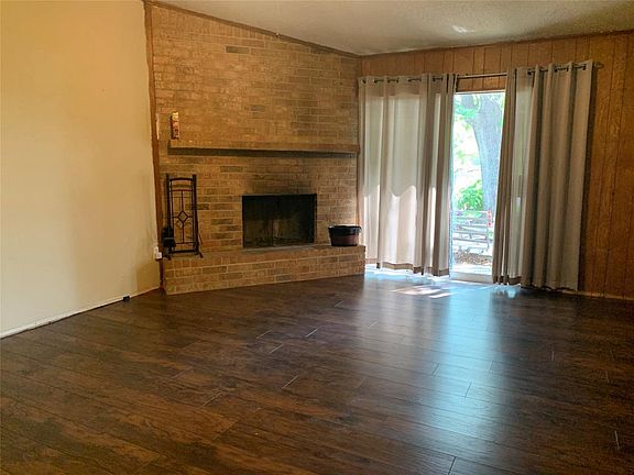 3rd image of 1918 Blueridge Dr
