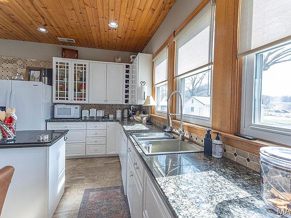 5th image of 3210 Georgia St