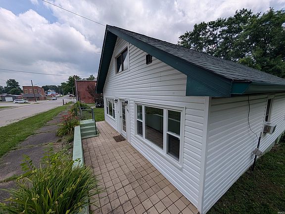 3rd image of 105 W College St