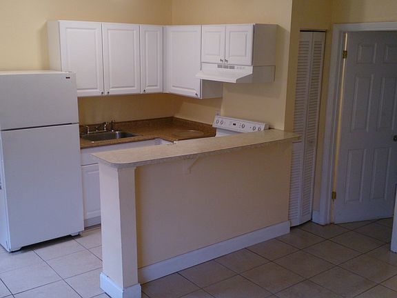 2nd image of 101 NE 41st St APT C46