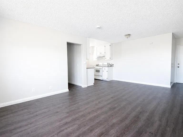4571 N Figueroa St #21 — Photo 6