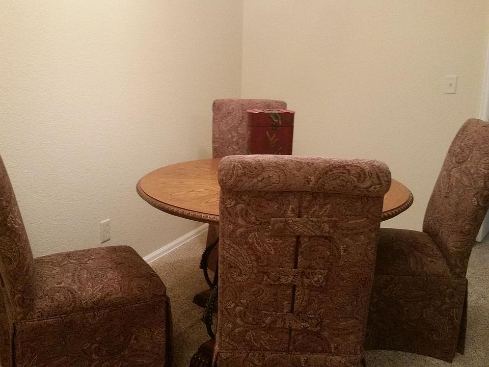 Formal dining area for entertaining!