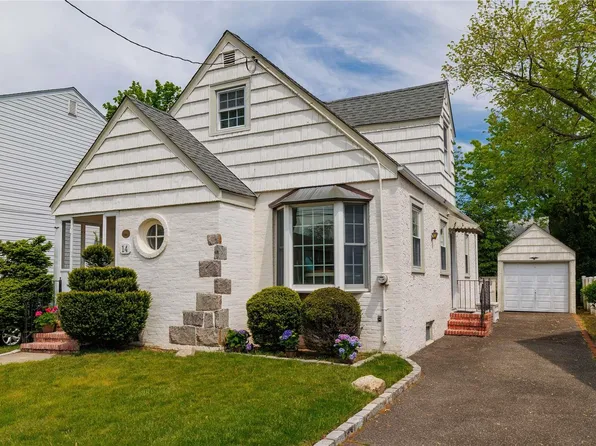 14 Alnwick Road, Malverne, NY 11565