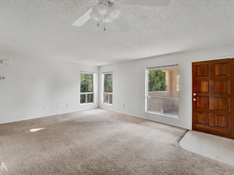 Verde Point Apartments — Photo 20